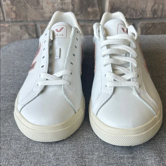 Veja Ella’s Women's White and Metallic Pink Sneakers NWOT Size 9 - Picture 2 of 5